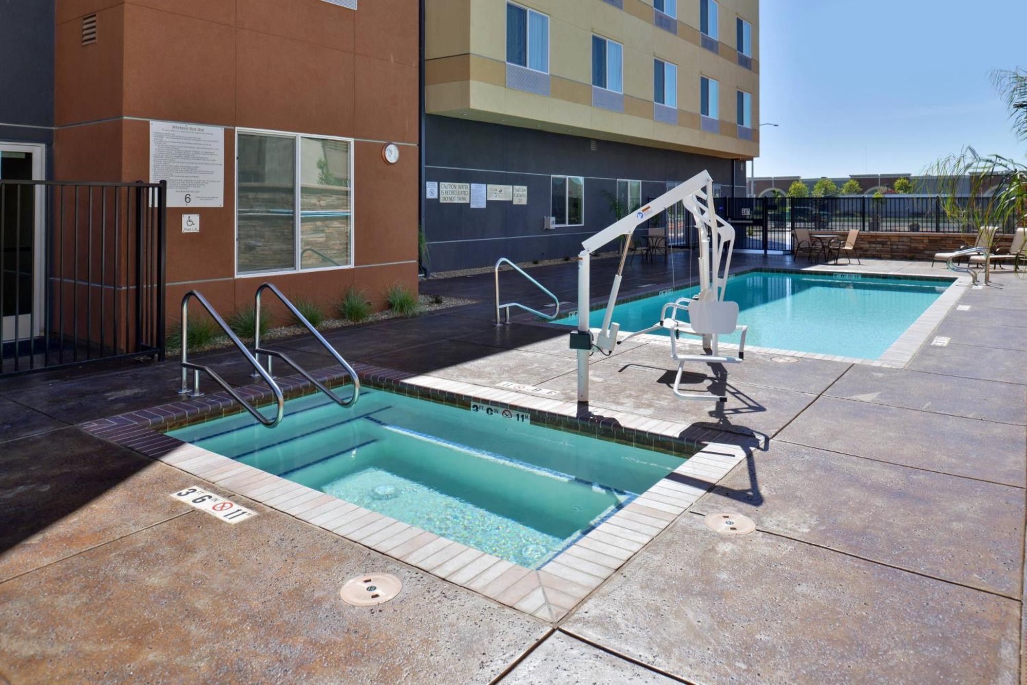 Fairfield Inn & Suites By Marriott Sacramento Airport Woodland Exterior foto