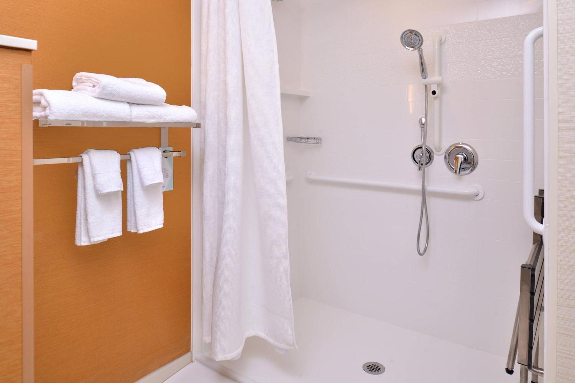 Fairfield Inn & Suites By Marriott Sacramento Airport Woodland Exterior foto